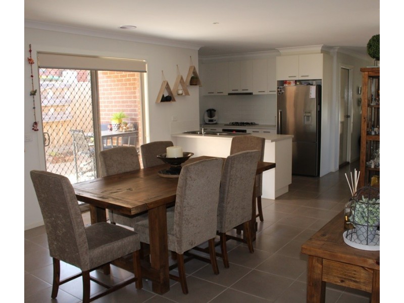 5 Glastonbury Drive, Sunbury VIC 3429