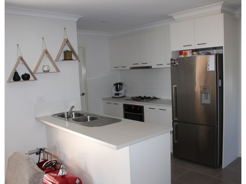 5 Glastonbury Drive, Sunbury VIC 3429