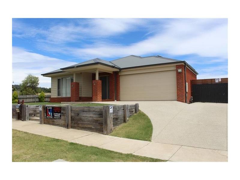 12 Rebecca Way, Gisborne VIC 3437