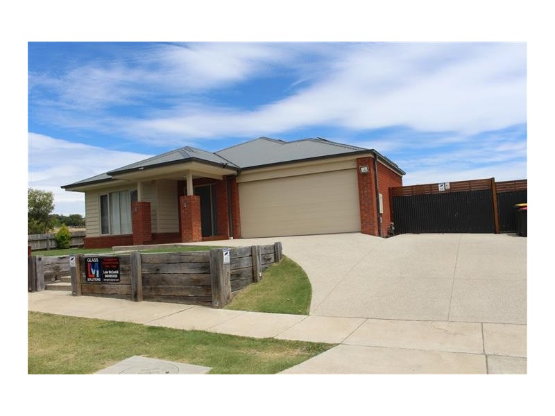 12 Rebecca Way, Gisborne VIC 3437