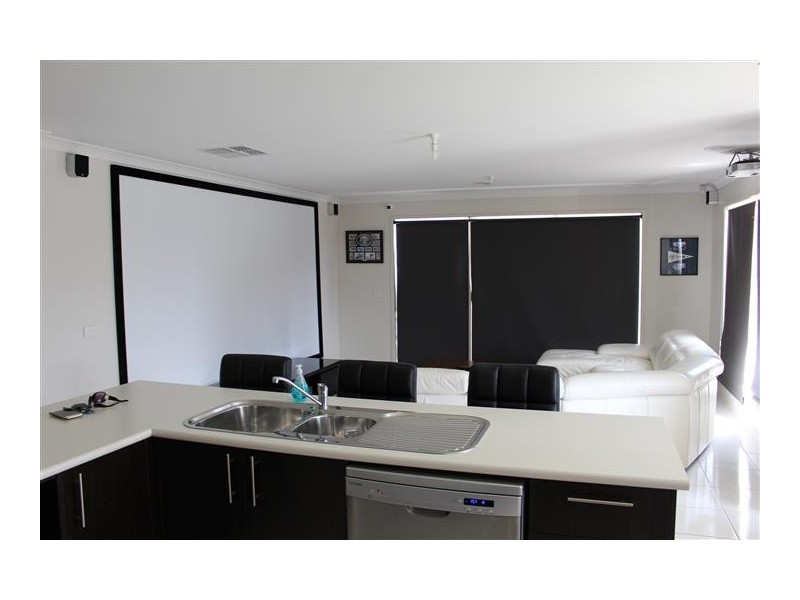 12 Rebecca Way, Gisborne VIC 3437