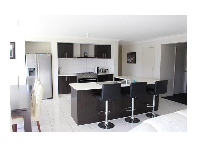 12 Rebecca Way, Gisborne VIC 3437