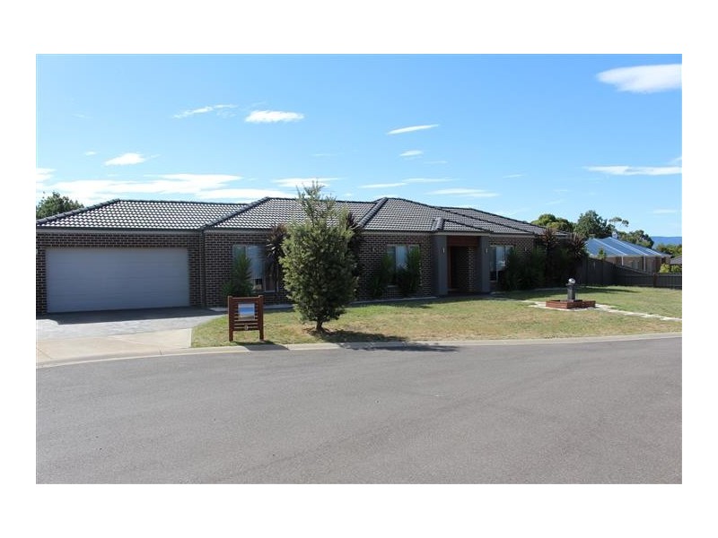 3 McKernan Place, Gisborne VIC 3437