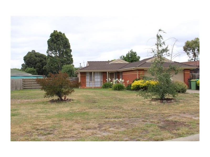 18 Sunnypark Close, Gisborne VIC 3437