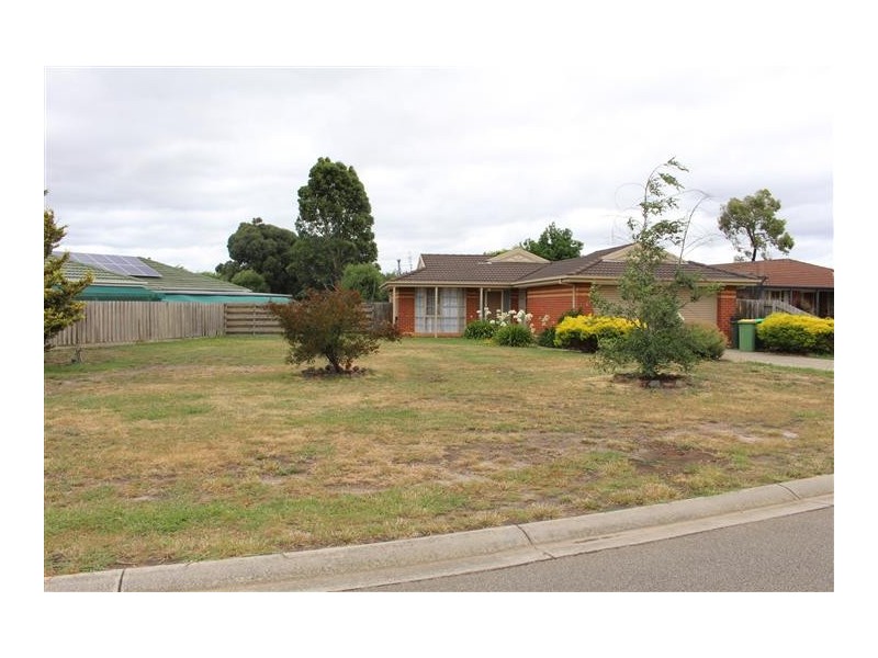 18 Sunnypark Close, Gisborne VIC 3437