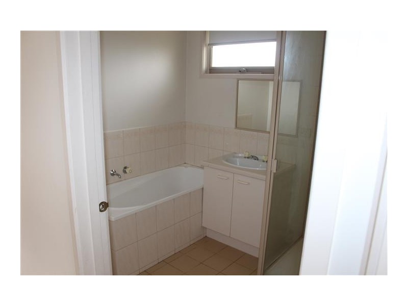 18 Sunnypark Close, Gisborne VIC 3437