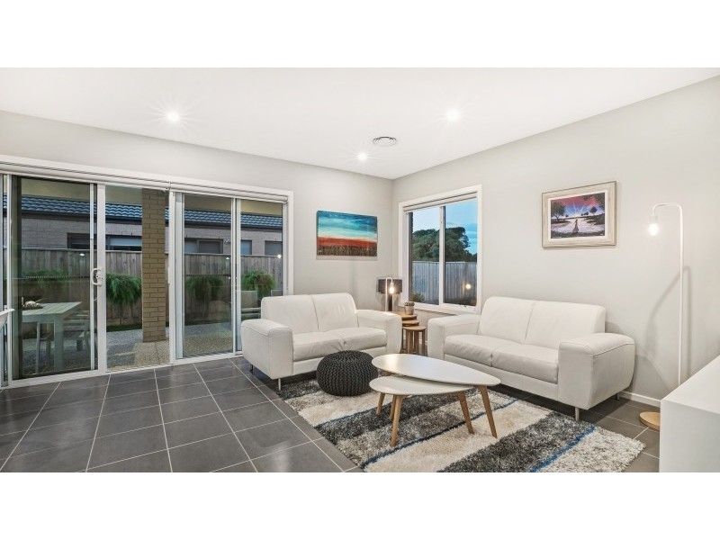 10 Belcher Way, Gisborne VIC 3437