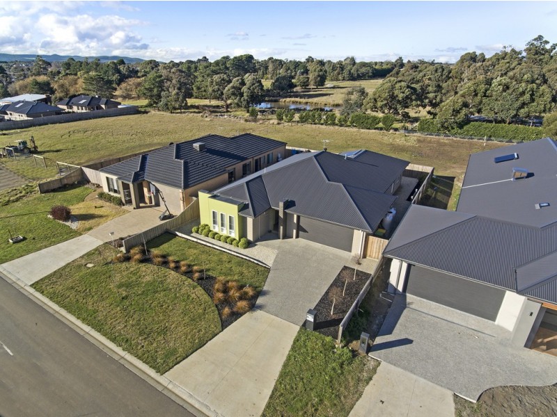 10 Belcher Way, Gisborne VIC 3437