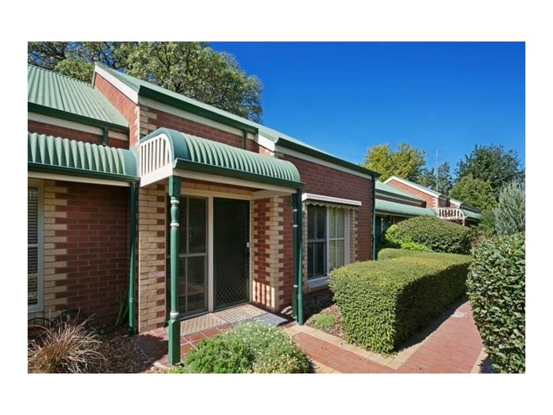 6/3 Hamilton Street, Gisborne VIC 3437