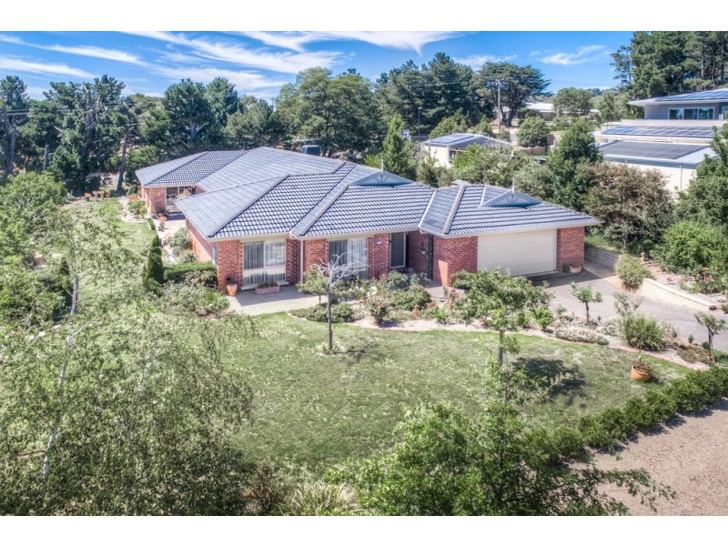 11 Pindara Place, Gisborne VIC 3437