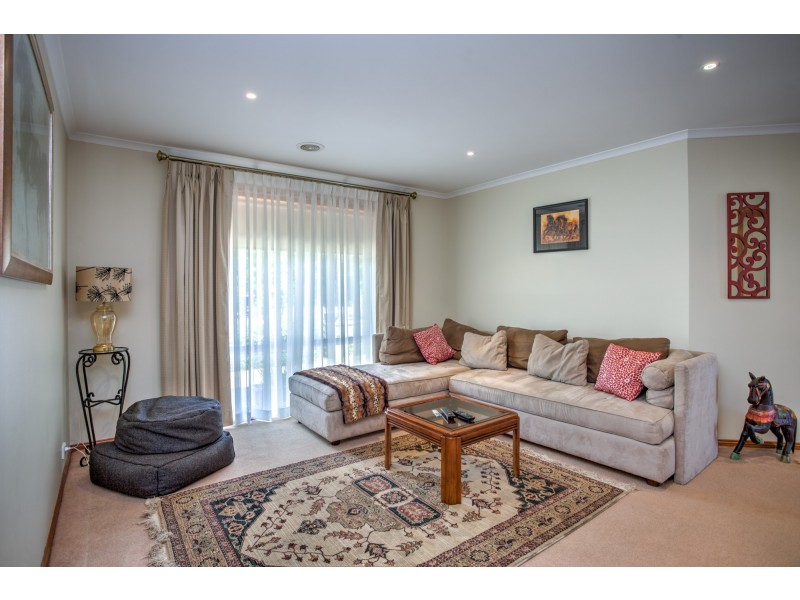 11 Pindara Place, Gisborne VIC 3437