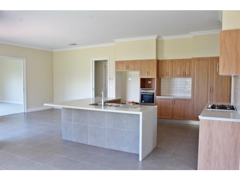 12 Cassandra Close, Gisborne VIC 3437