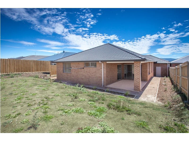 11 Hurst Street, Gisborne VIC 3437