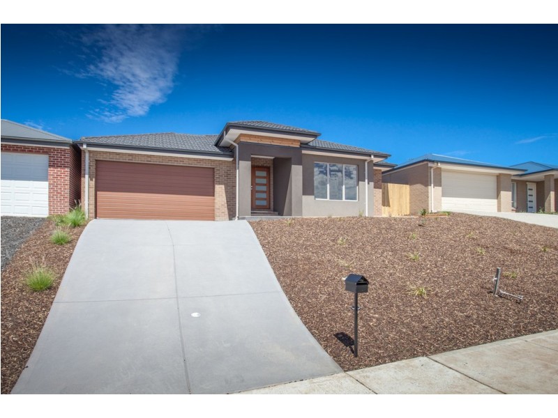 11 Hurst Street, Gisborne VIC 3437