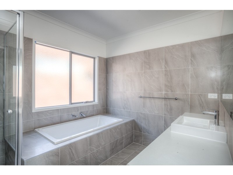 21 Wedmore Cres, Sunbury VIC 3429