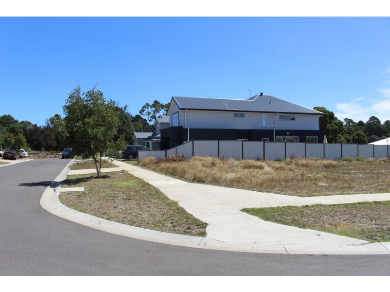 12 Manassa Drive, Gisborne VIC 3437