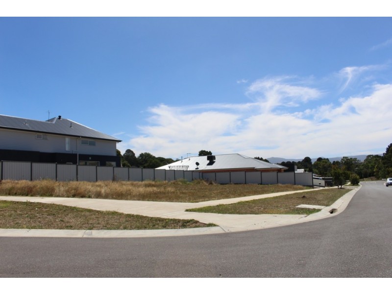 12 Manassa Drive, Gisborne VIC 3437
