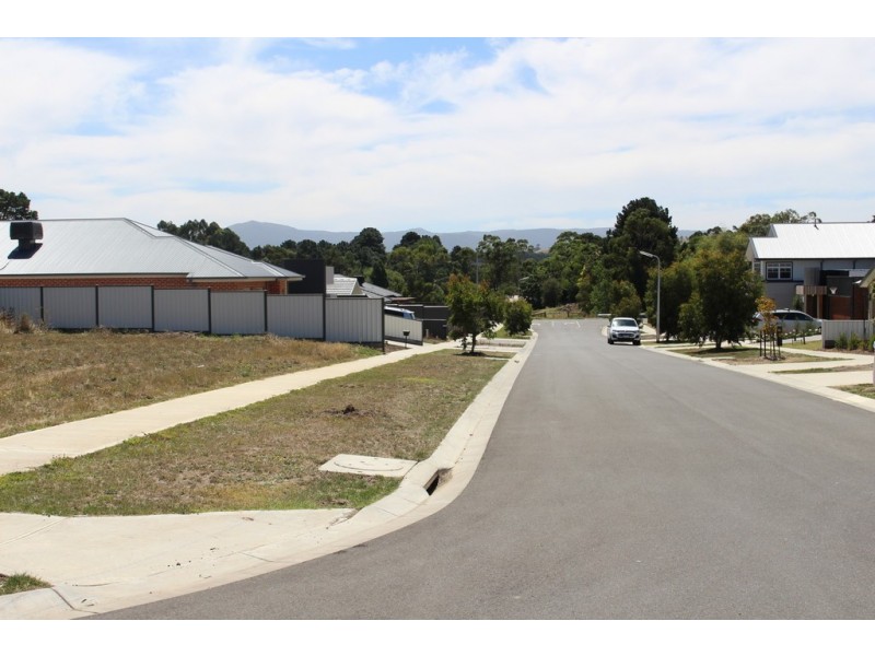 12 Manassa Drive, Gisborne VIC 3437