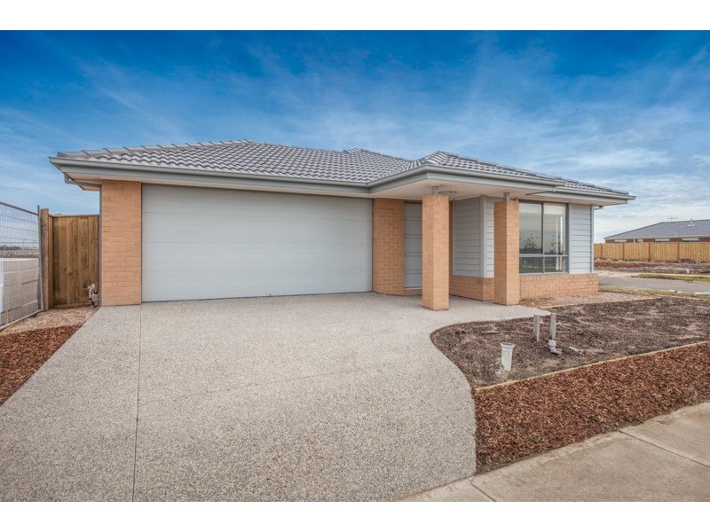 51 Welcome Pde, Wyndham Vale VIC 3024