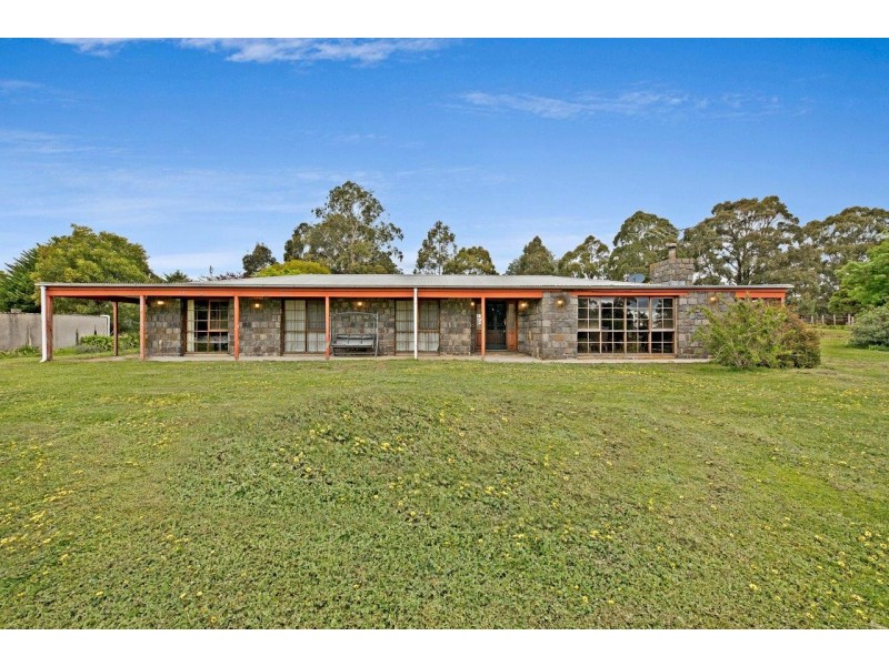 11 Dohoney Road, Bullengarook VIC 3437