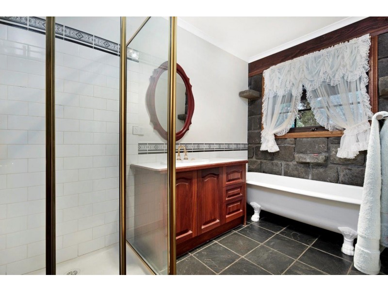 11 Dohoney Road, Bullengarook VIC 3437