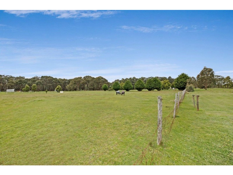 11 Dohoney Road, Bullengarook VIC 3437