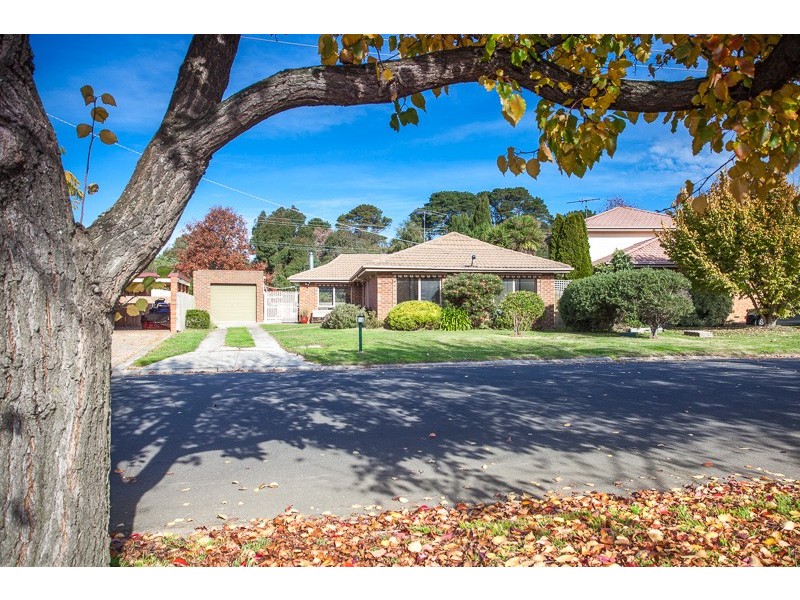 98 Frith Road, Gisborne VIC 3437