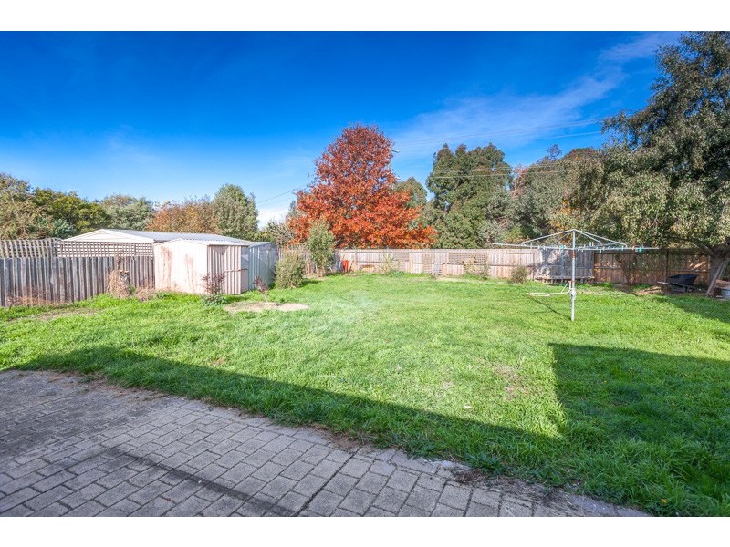 98 Frith Road, Gisborne VIC 3437