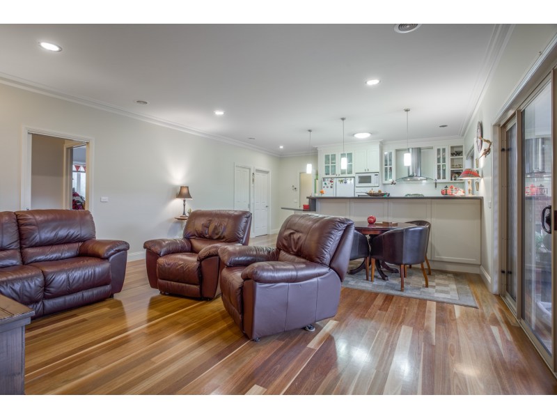 5 Mulgutherie Way, Gisborne VIC 3437