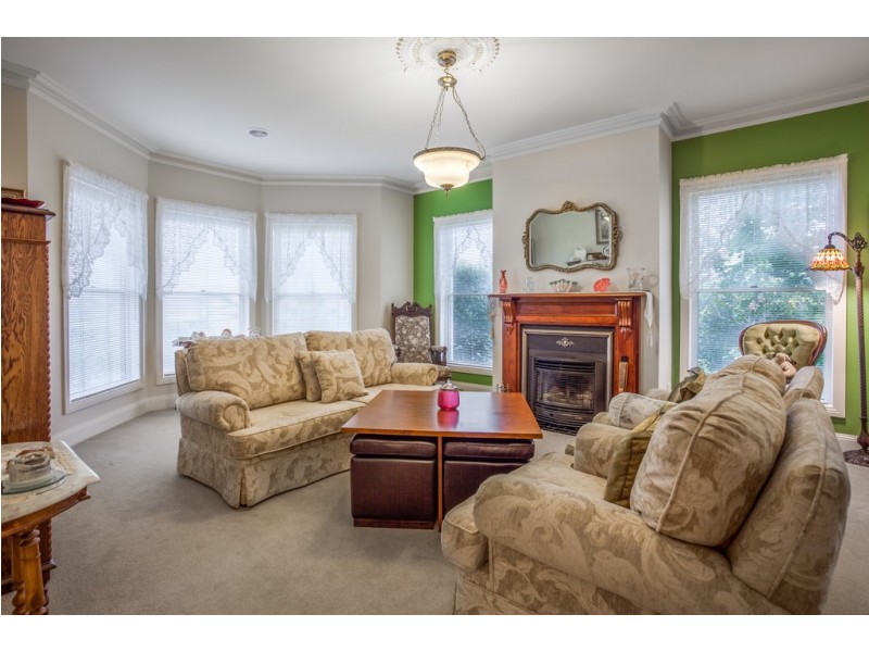 5 Mulgutherie Way, Gisborne VIC 3437