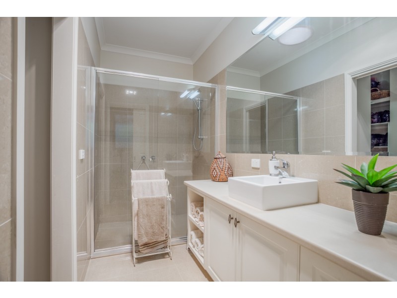 5 Mulgutherie Way, Gisborne VIC 3437