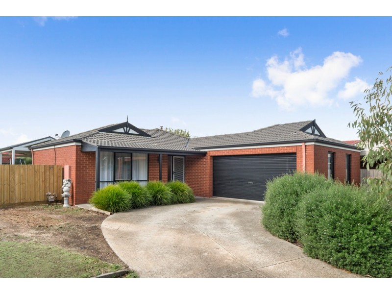 15 Vista Close, Gisborne VIC 3437