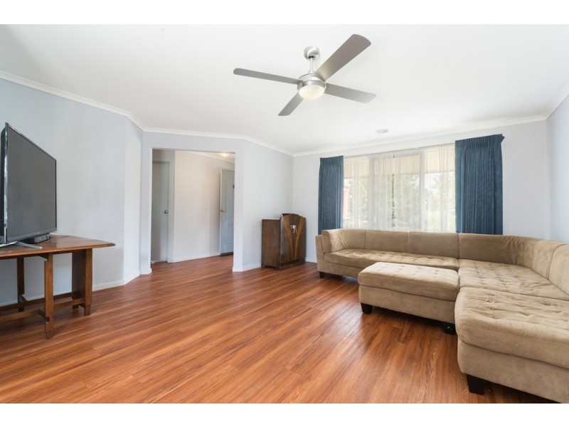 15 Vista Close, Gisborne VIC 3437