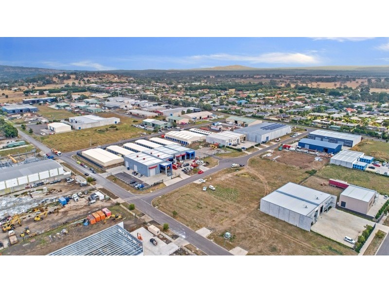 9 Newry Drive, New Gisborne VIC 3438