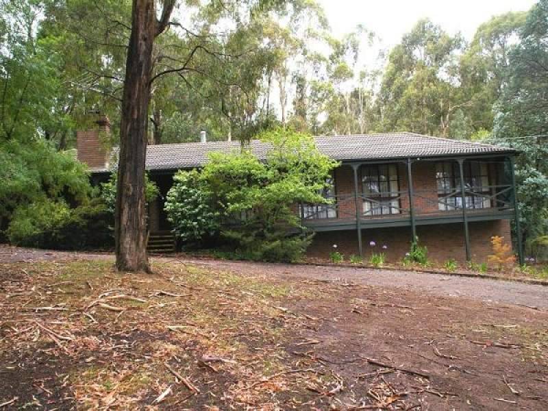 28 Mabel Crescent, Mount Macedon VIC 3441