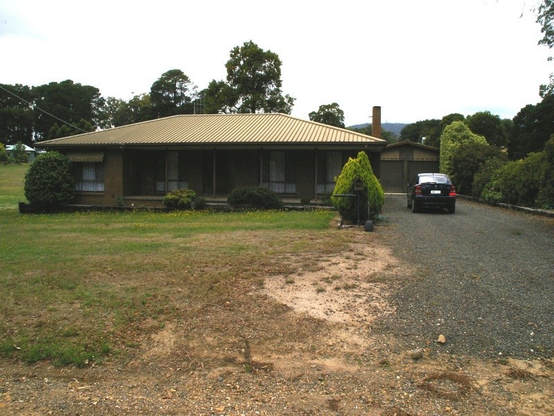 13 Washington Lane, Woodend VIC 3442