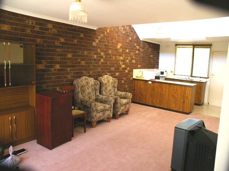 4/2  Pyke St, Woodend VIC 3442