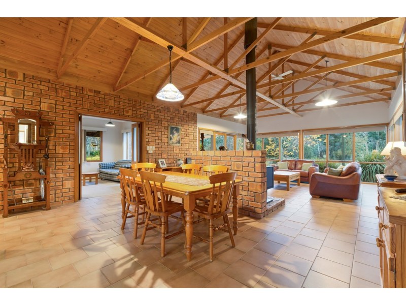 143 Gyro Close, Riddells Creek VIC 3431