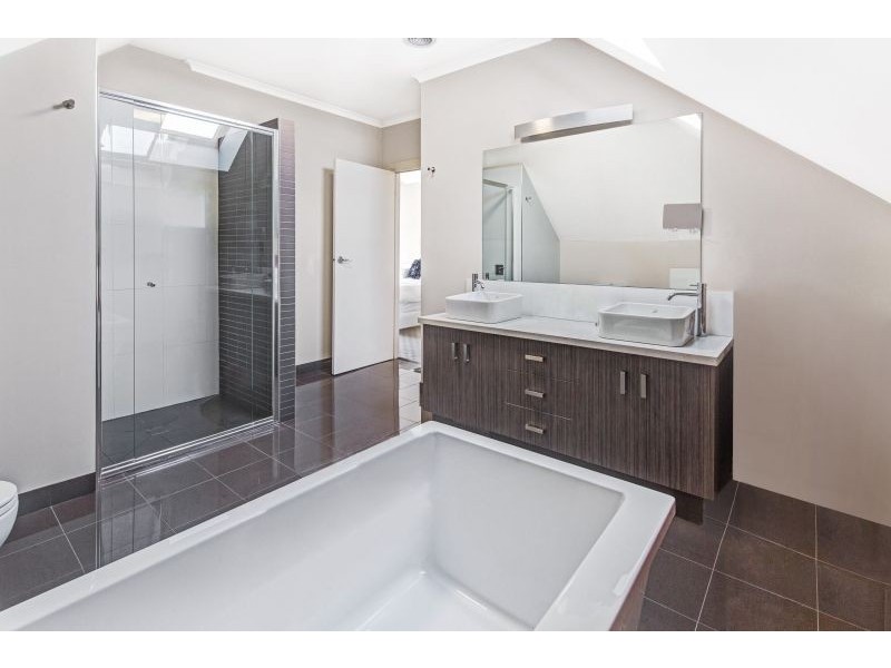 34 Tickawarra Road, Romsey VIC 3434