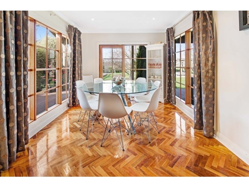 34 Tickawarra Road, Romsey VIC 3434