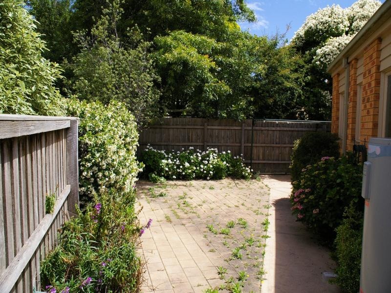 3/64 Sheedy Rd, Gisborne VIC 3437