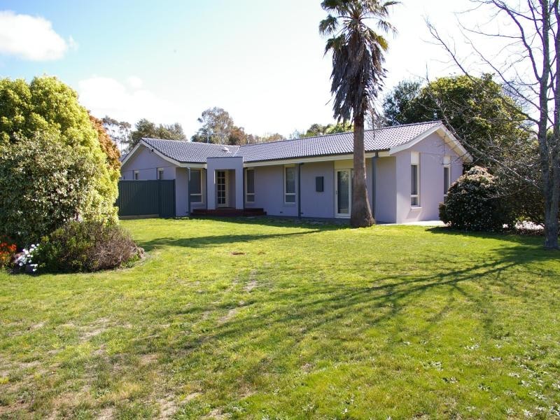 8 Keily Rd, Gisborne VIC 3437