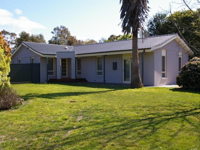 8 Keily Rd, Gisborne VIC 3437