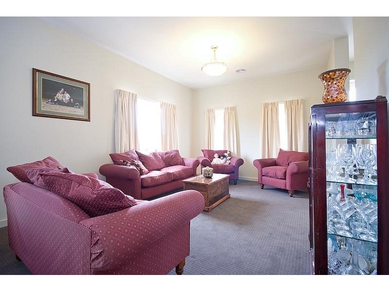 18 Pearce Crt, Gisborne VIC 3437