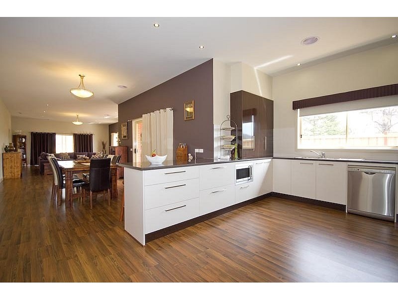 18 Pearce Crt, Gisborne VIC 3437