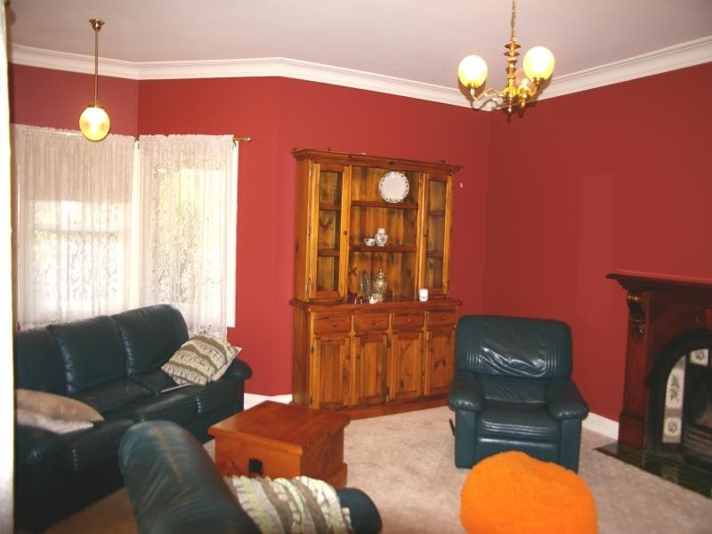 4 Lucern Court, Romsey VIC 3434