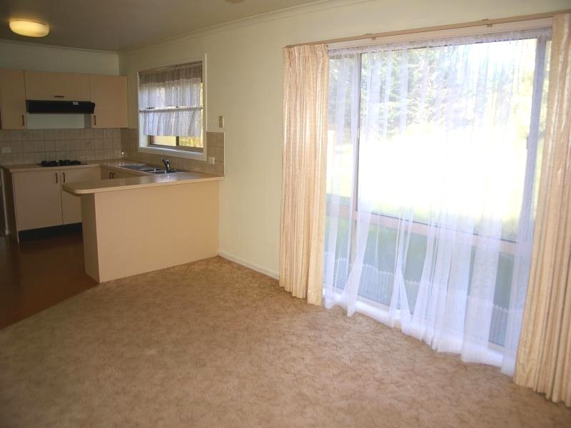 1/36 Howey Street, Gisborne VIC 3437