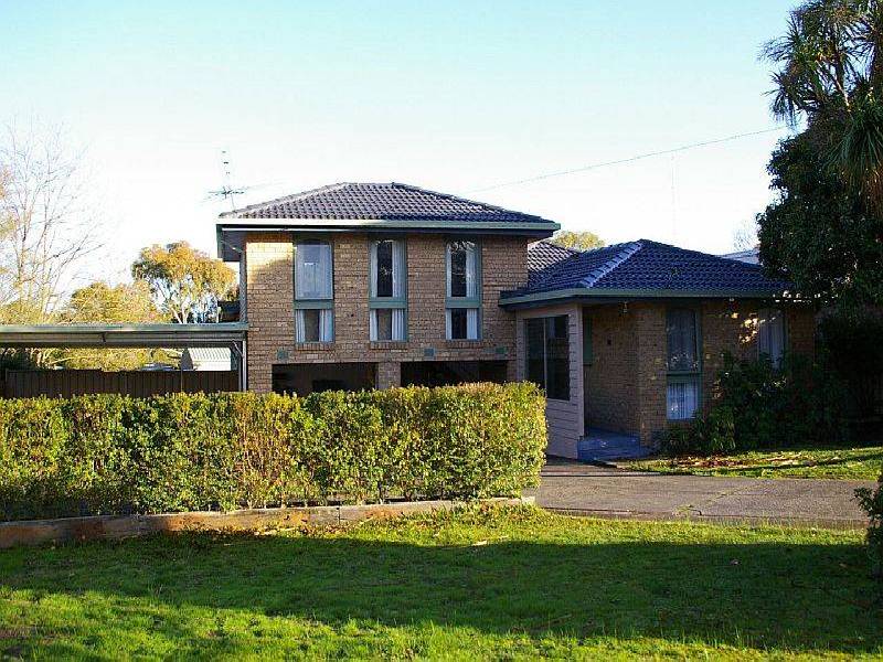 30 Grant Avenue, Gisborne VIC 3437