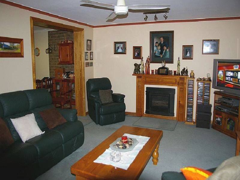 30 Grant Avenue, Gisborne VIC 3437