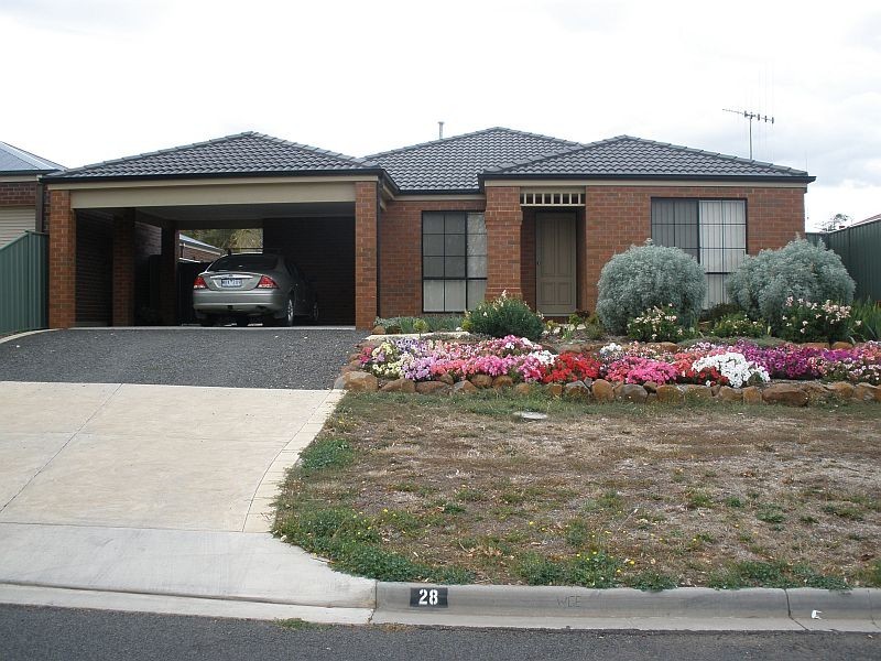 28 Warren Street, Kyneton VIC 3444